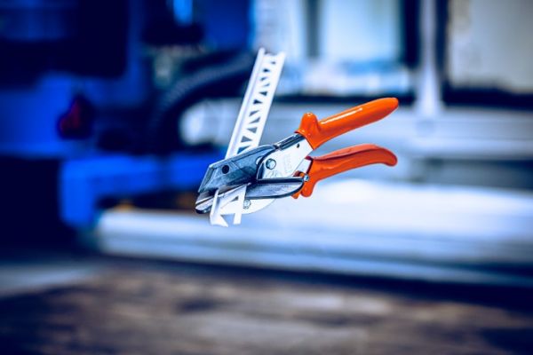 Löwe 3.804 Gehrungsschere mit 45° Anschlägen mit Trapezklinge