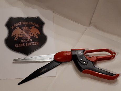 Formschnitt Grasschere