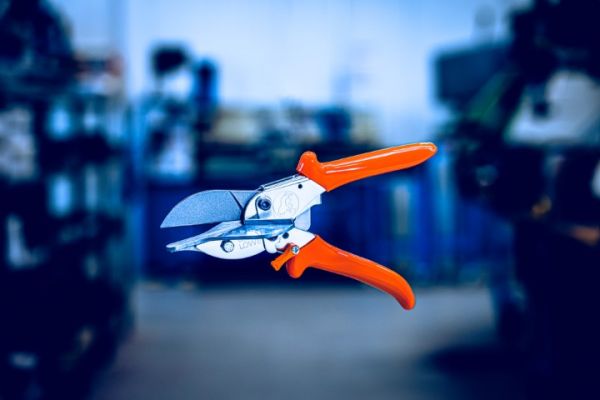 Löwe 3.104/HÜ Gehrungsschere mit Hebelübersetzung mit 45° Anschlägen