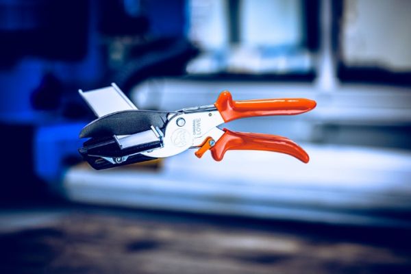 Löwe 3.606 Kabelkanalschere mit 90° Anschlägen