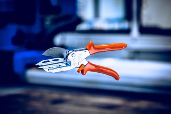 Löwe 3.106 Leistenschere mit 90° Anschlägen