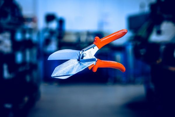 Löwe 3.304 Gehrungsschere mit 45° Anschlägen