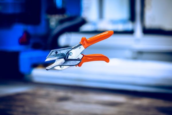 Löwe 3.804 Gehrungsschere mit 45° Anschlägen mit Trapezklinge